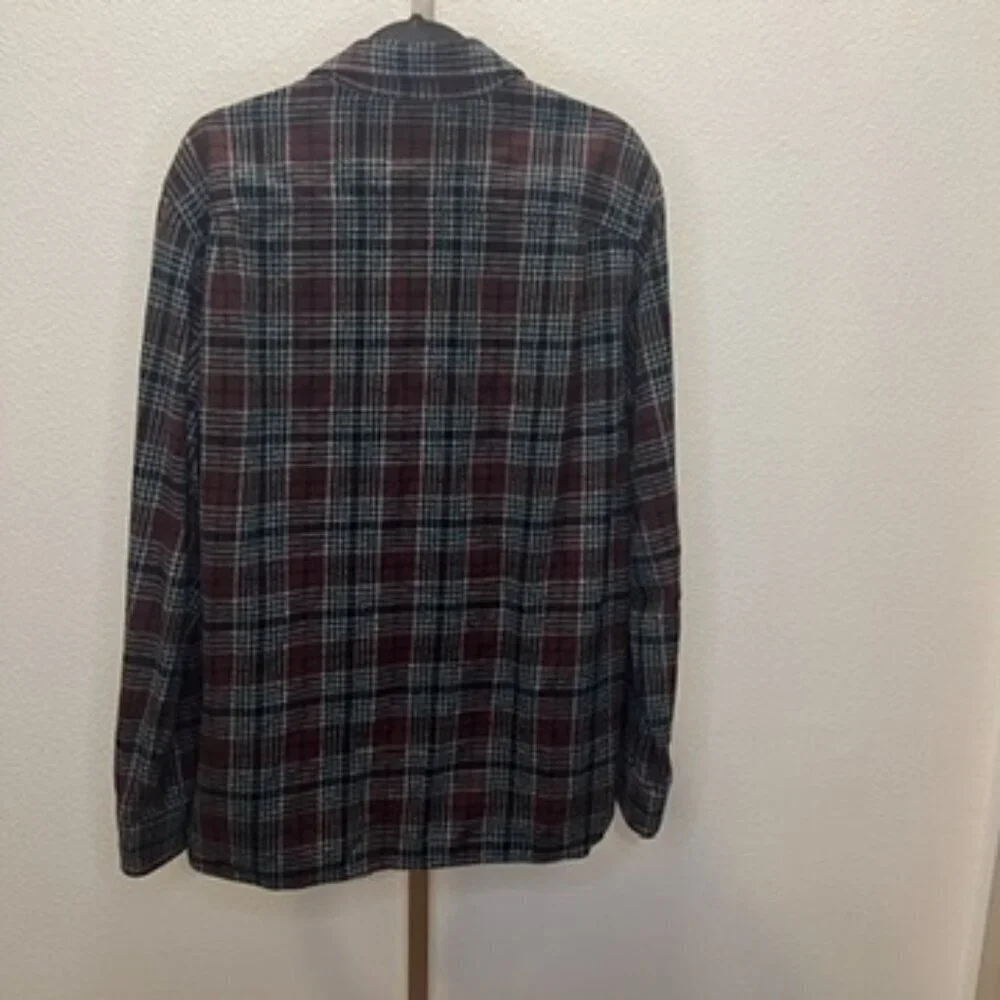The North Face flannel long-sleeve Red Black White Grey Size Large